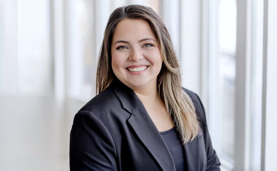 Kübra Bozkurt Sachbearbeiterin in der Unfallschadenregulierung