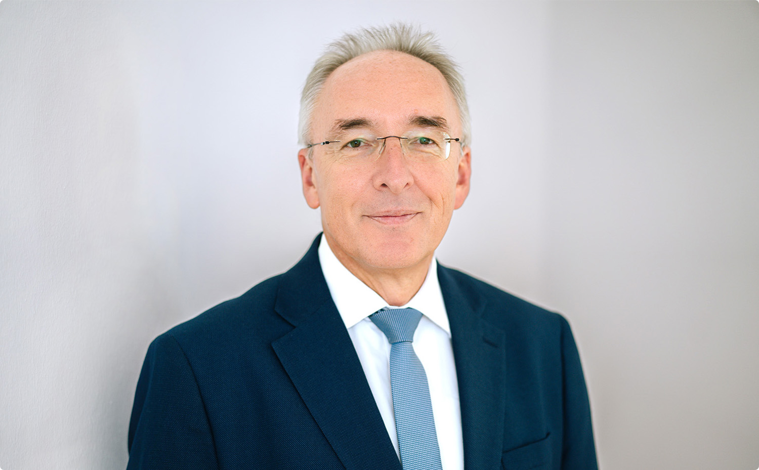 Team - Die Anwälte der Kanzlei Seitz Weckbach Fackler & Partner - Hans-Peter Bernhard - Rechtsanwalt, Fachanwalt für Bau- & Architektenrecht, Fachanwalt für Sozialrecht Team - Die Anwälte der Kanzlei Seitz Weckbach Fackler & Partner - Hans-Peter Bernhard - Rechtsanwalt, Fachanwalt für Bau- & Architektenrecht, Fachanwalt für Sozialrecht